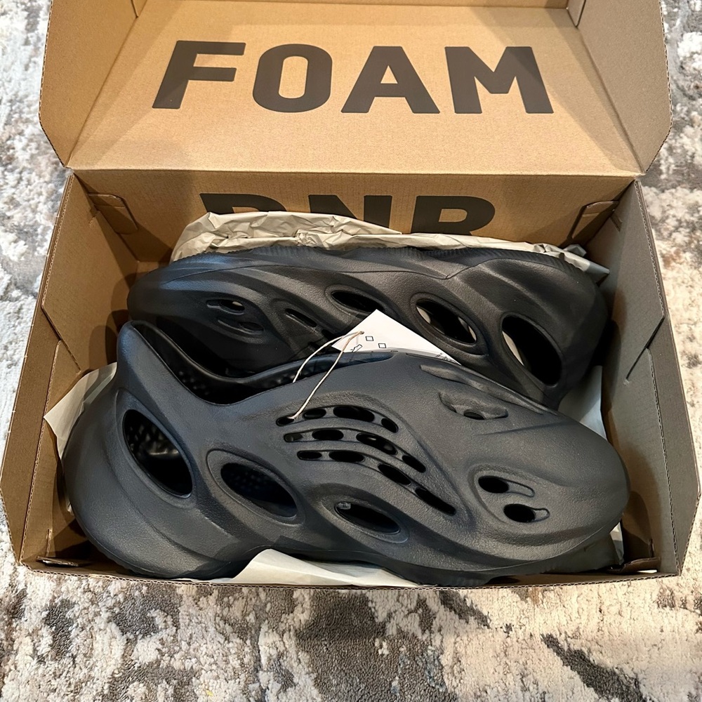 BRAND NEW YEEZY FOAM RUNNERS!